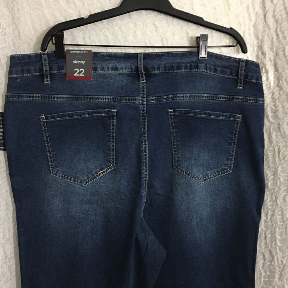 Avenue Skinny Distressed Jeans Size 22 *Wrong Inside Tag - Picture 4 of 9
